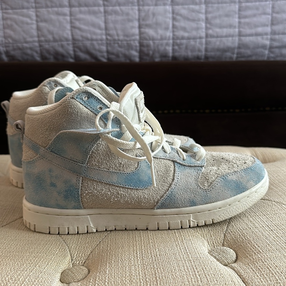 Nike High Tops - Picture 7 of 7